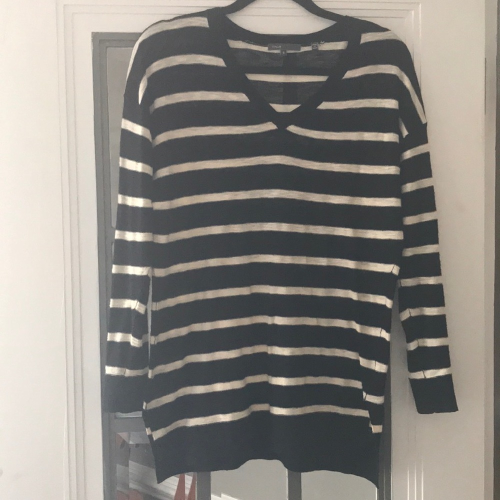 Vince Sweater Size Small